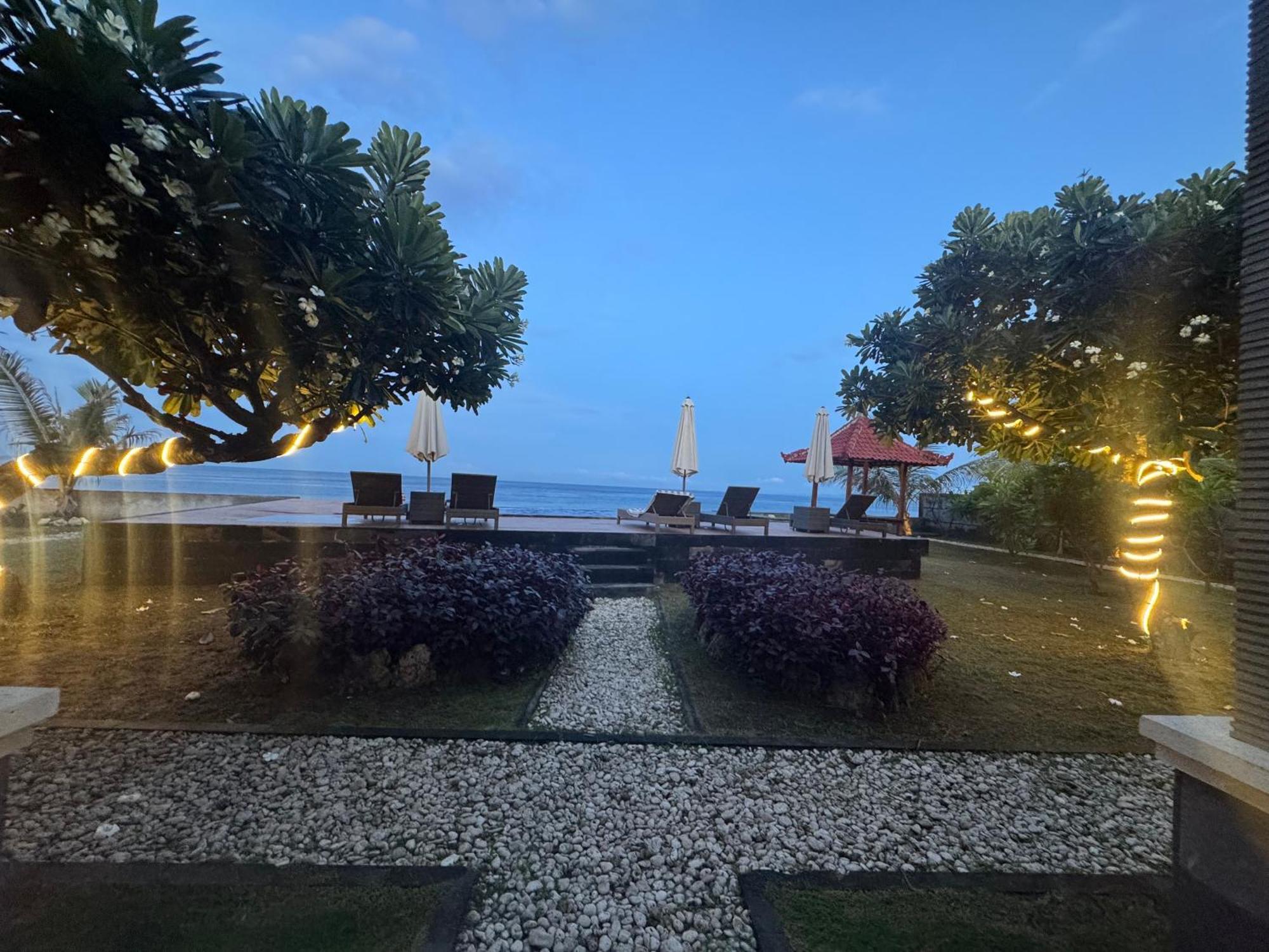Cave Beach Bungalow Semaya Экстерьер фото
